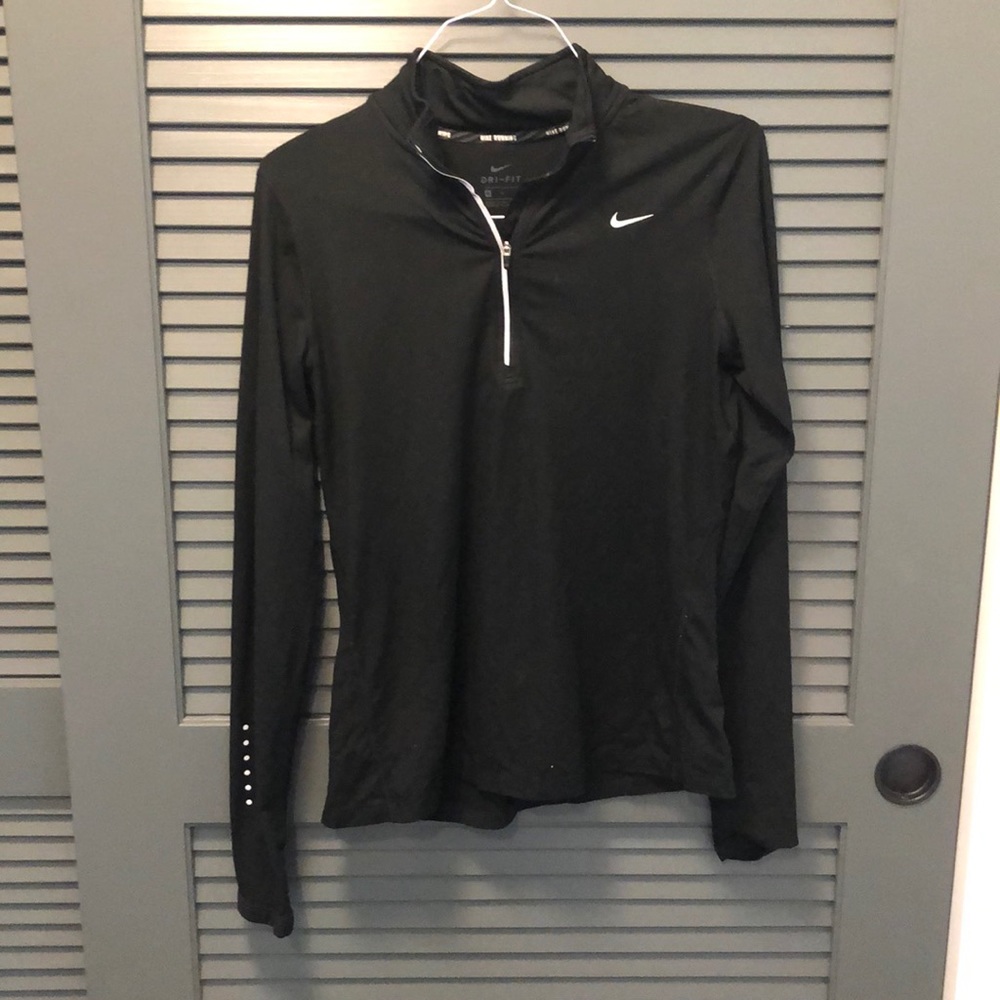 NIKE Quarter Zip